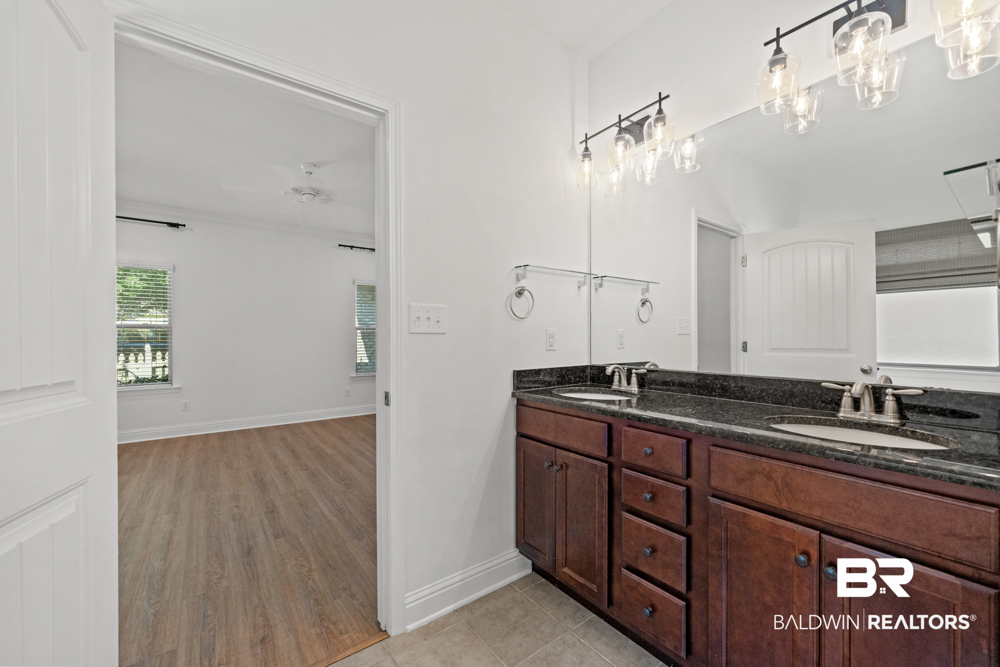 409297 | Photo 20
