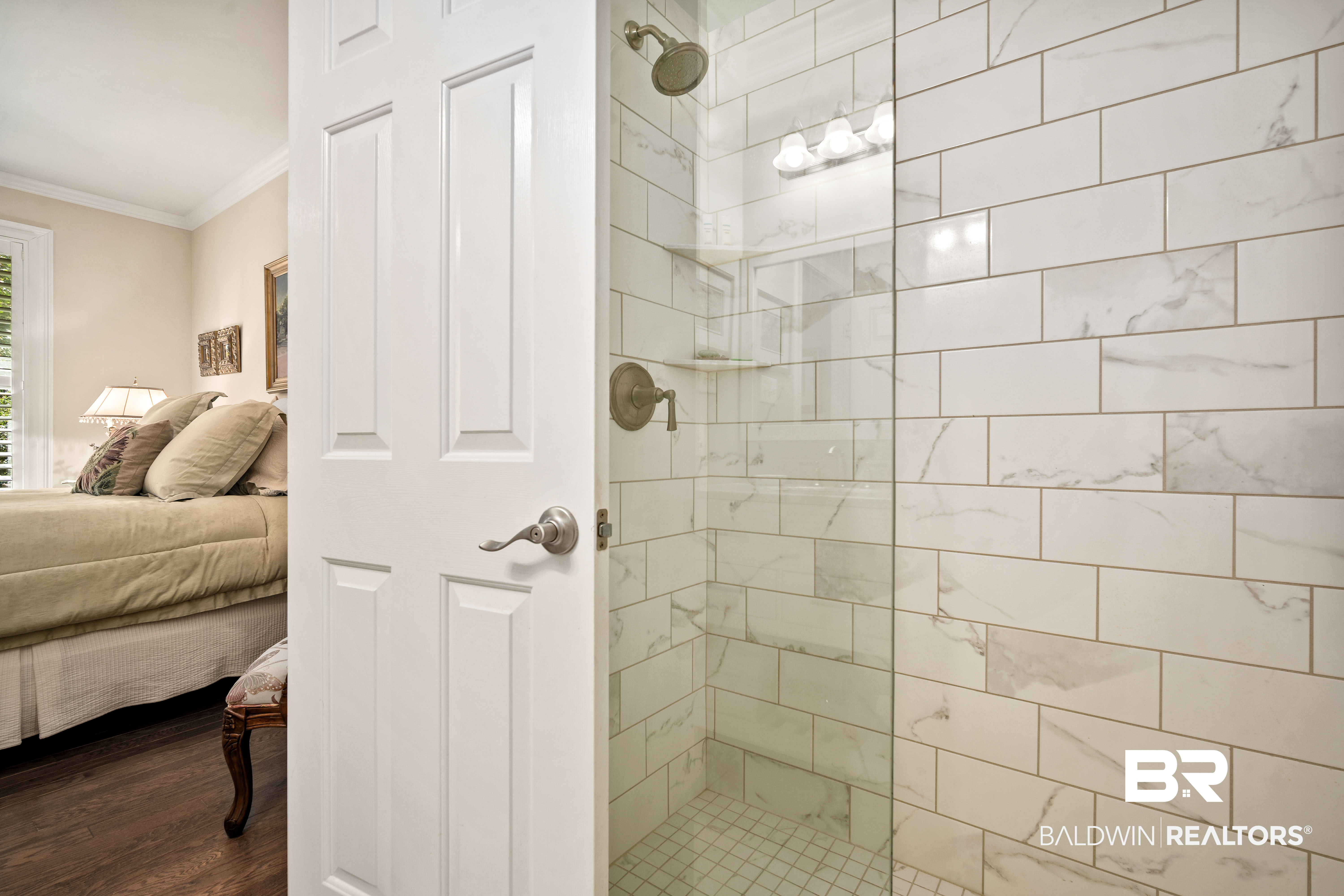 407506 | Photo 29