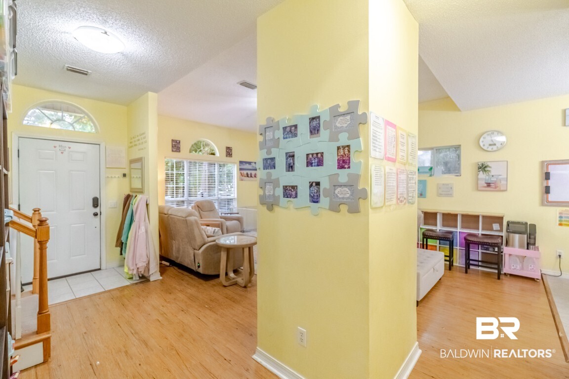408887 | Photo 25