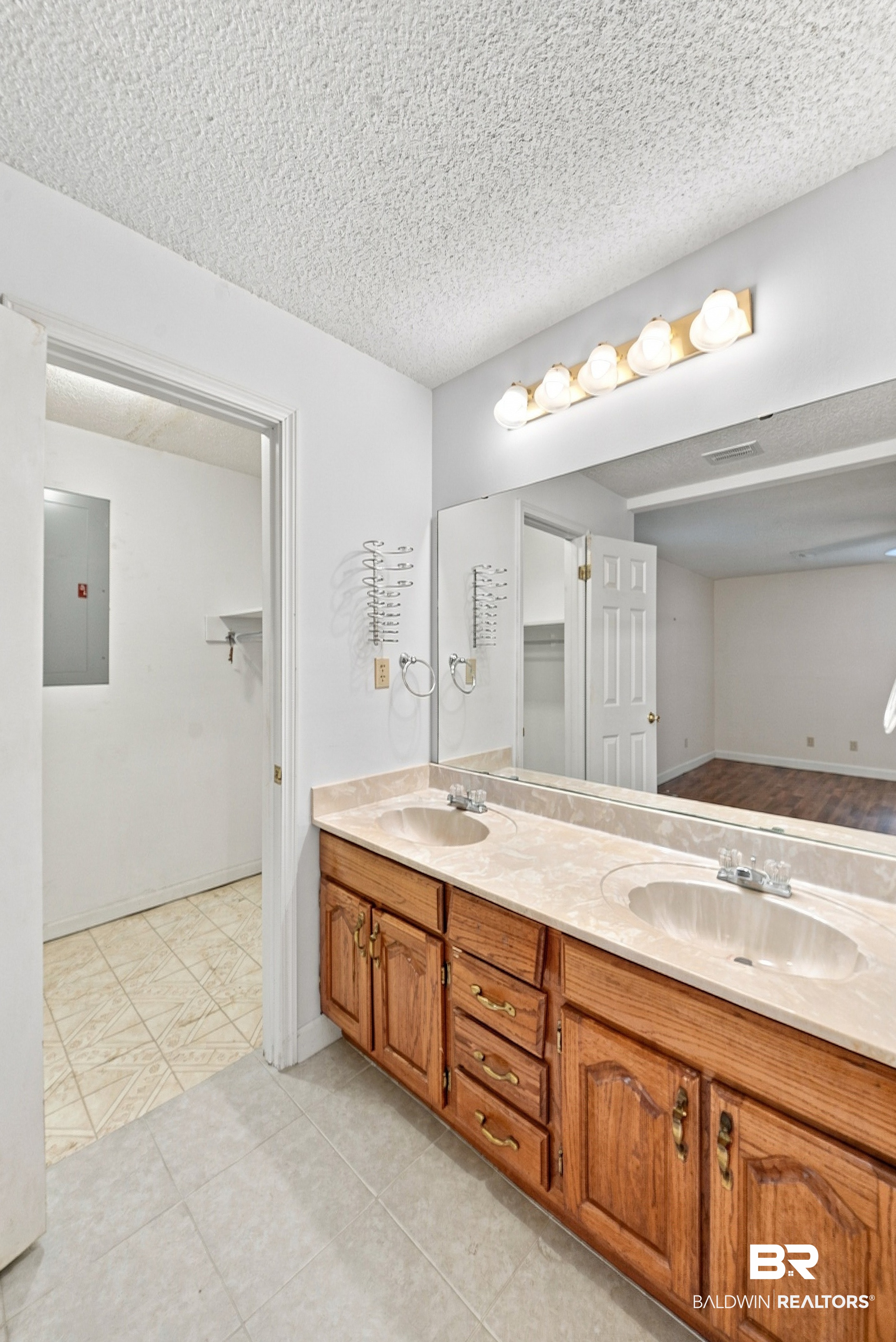 409578 | Photo 9