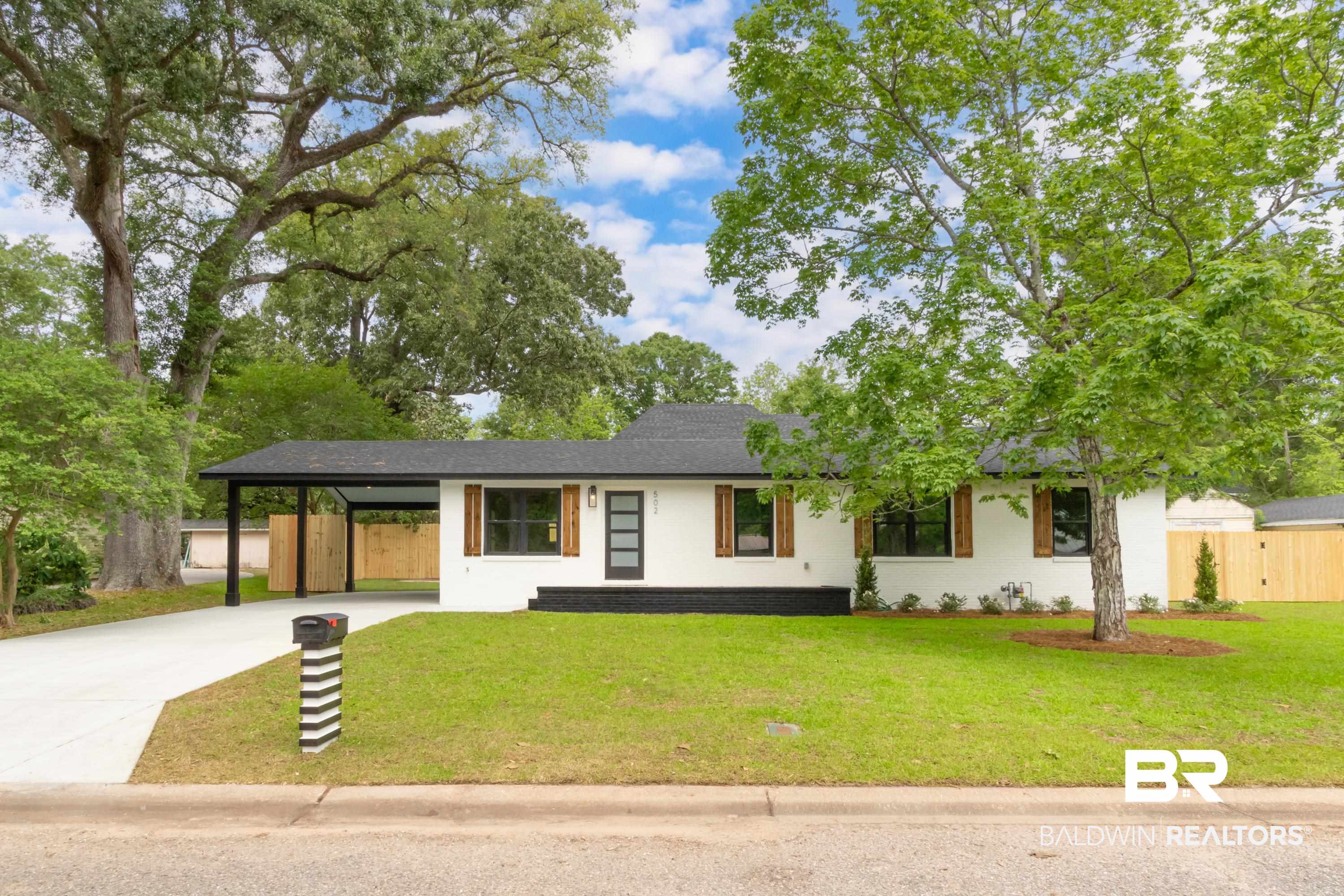Photo 1 of Single family home for sale at 502 Horton Ln, Fairhope, AL 36532 | MLS# 409807 | Listing updated on 2026-09-02