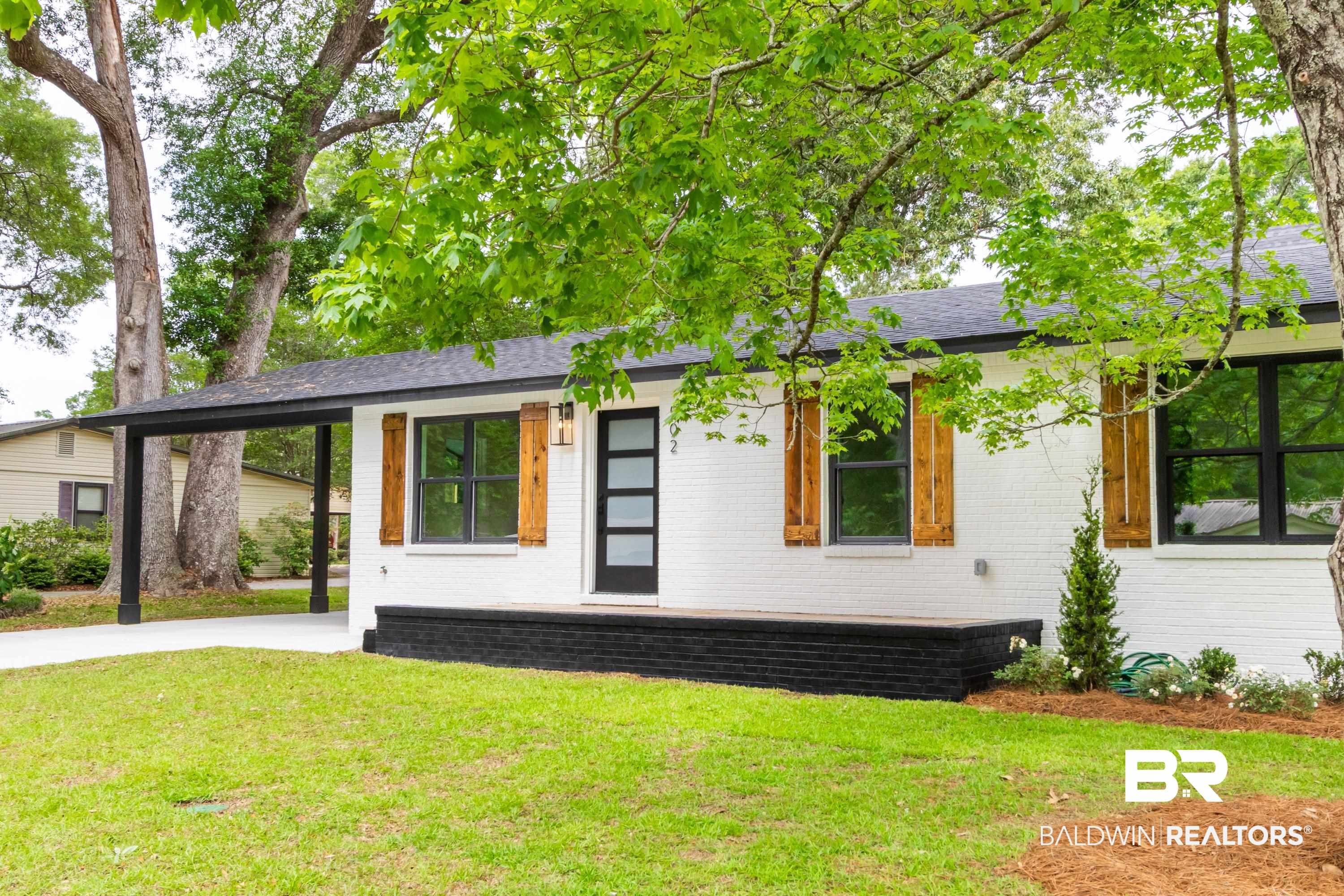 Photo 2 of Single family home for sale at 502 Horton Ln, Fairhope, AL 36532 | MLS# 409807 | Listing updated on 2026-09-02