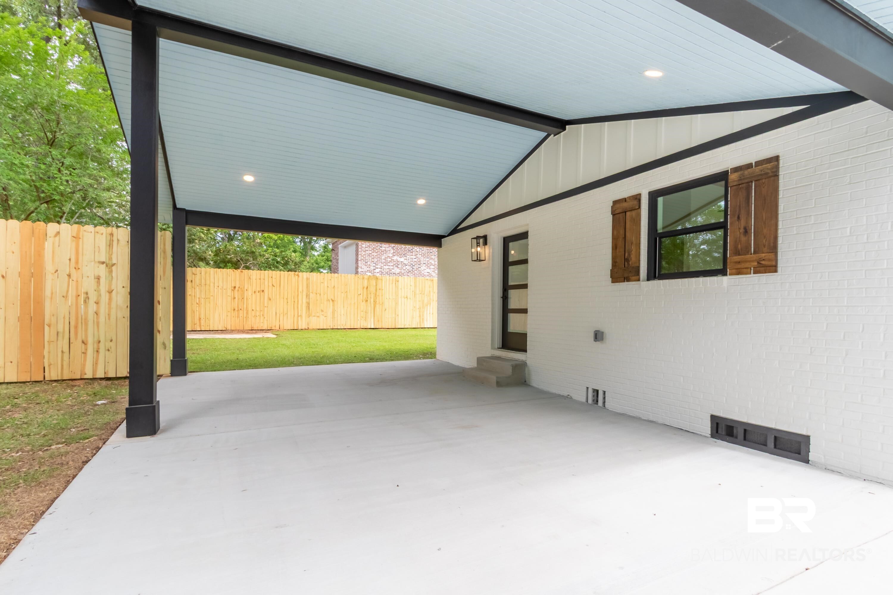 Photo 3 of Single family home for sale at 502 Horton Ln, Fairhope, AL 36532 | MLS# 409807 | Listing updated on 2026-09-02