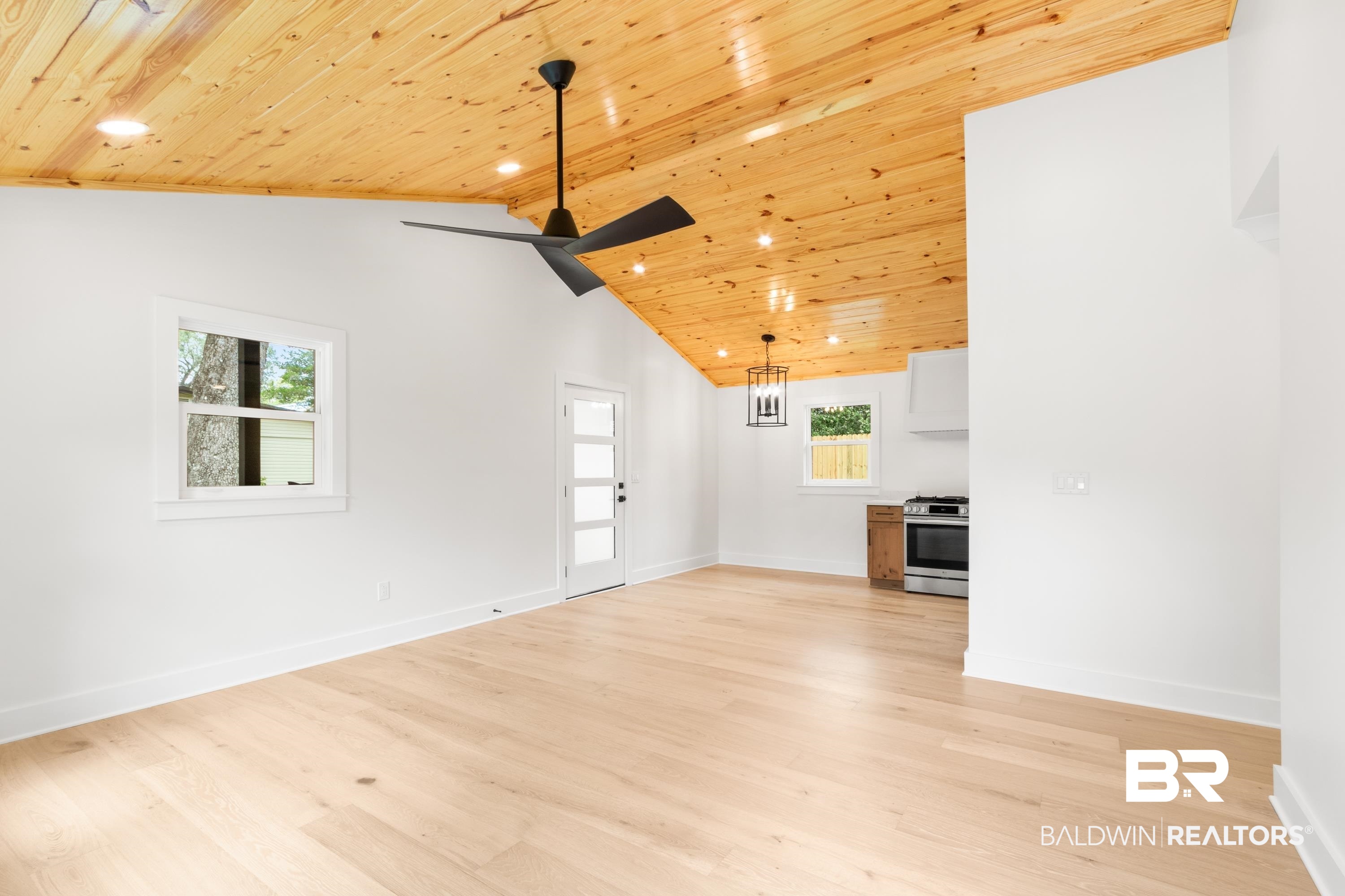 Photo 5 of Single family home for sale at 502 Horton Ln, Fairhope, AL 36532 | MLS# 409807 | Listing updated on 2026-09-02