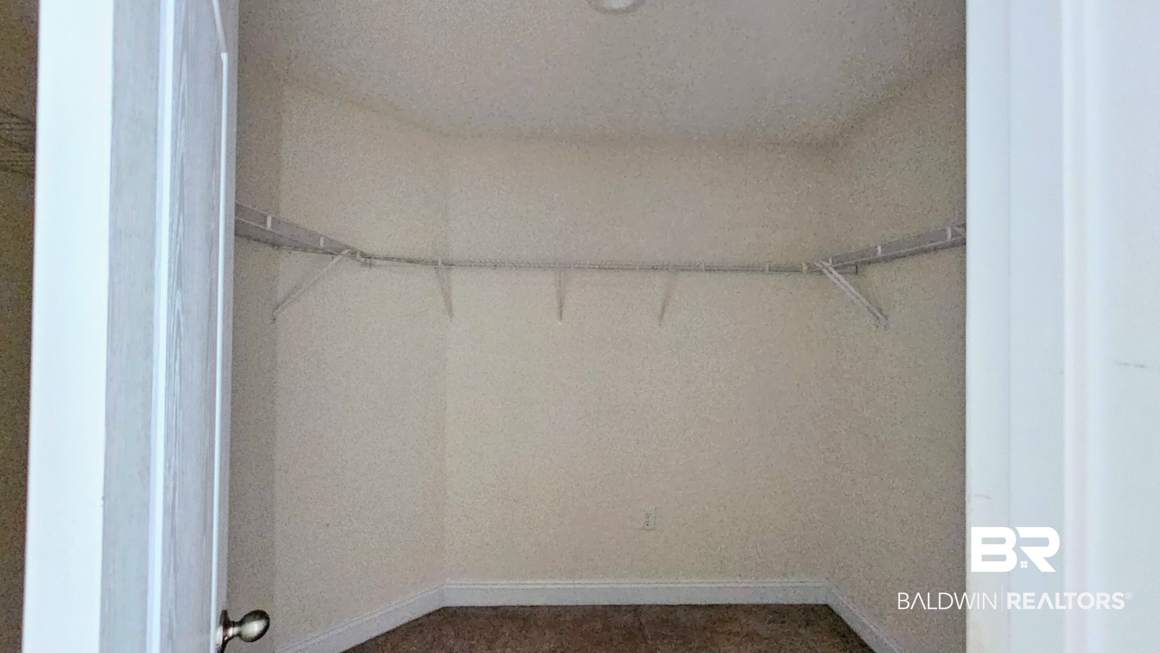 409874 | Photo 24