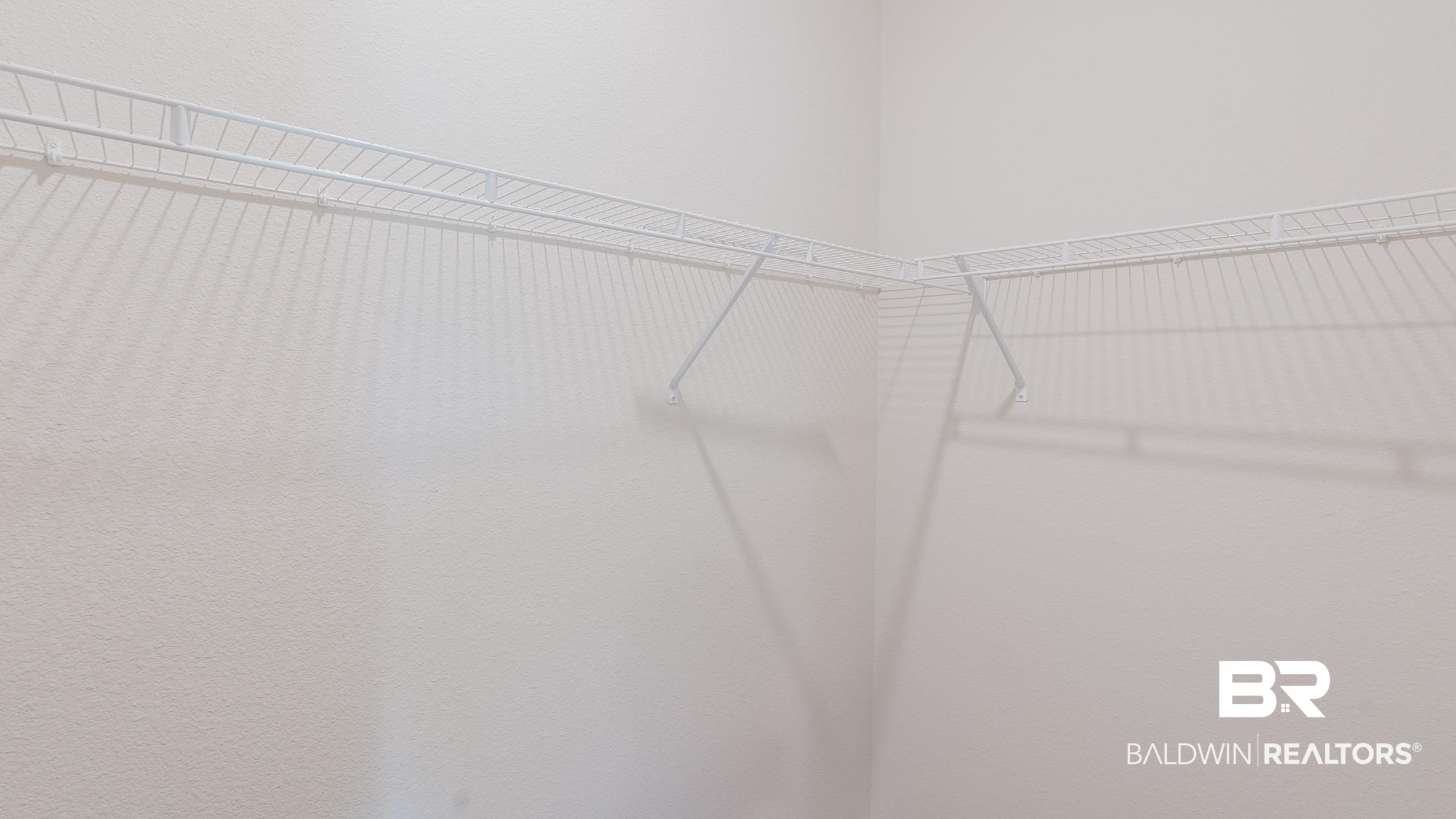 409890 | Photo 50