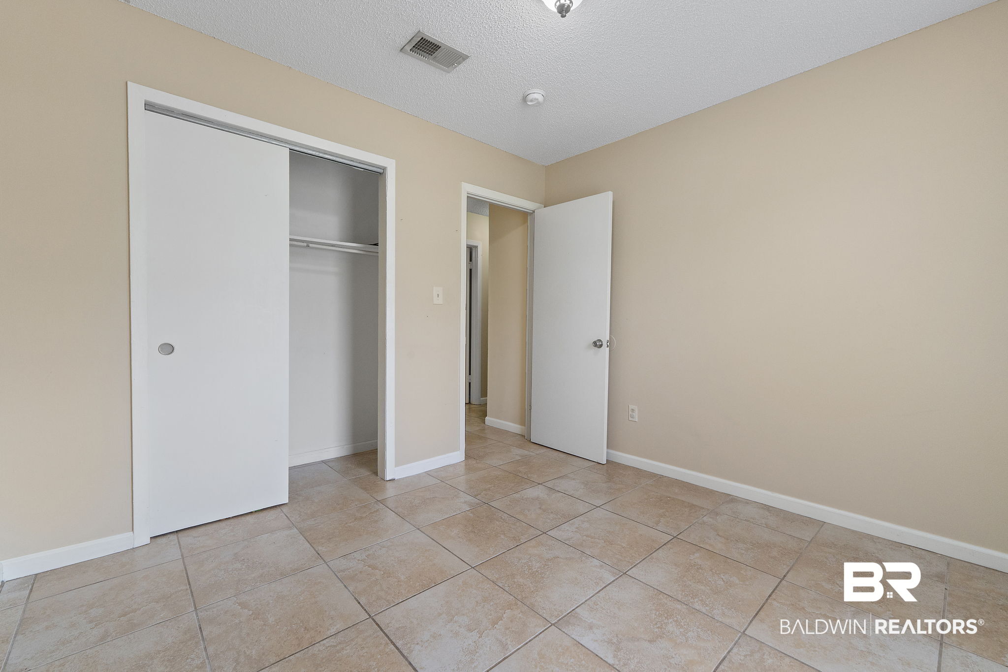 409507 | Photo 21