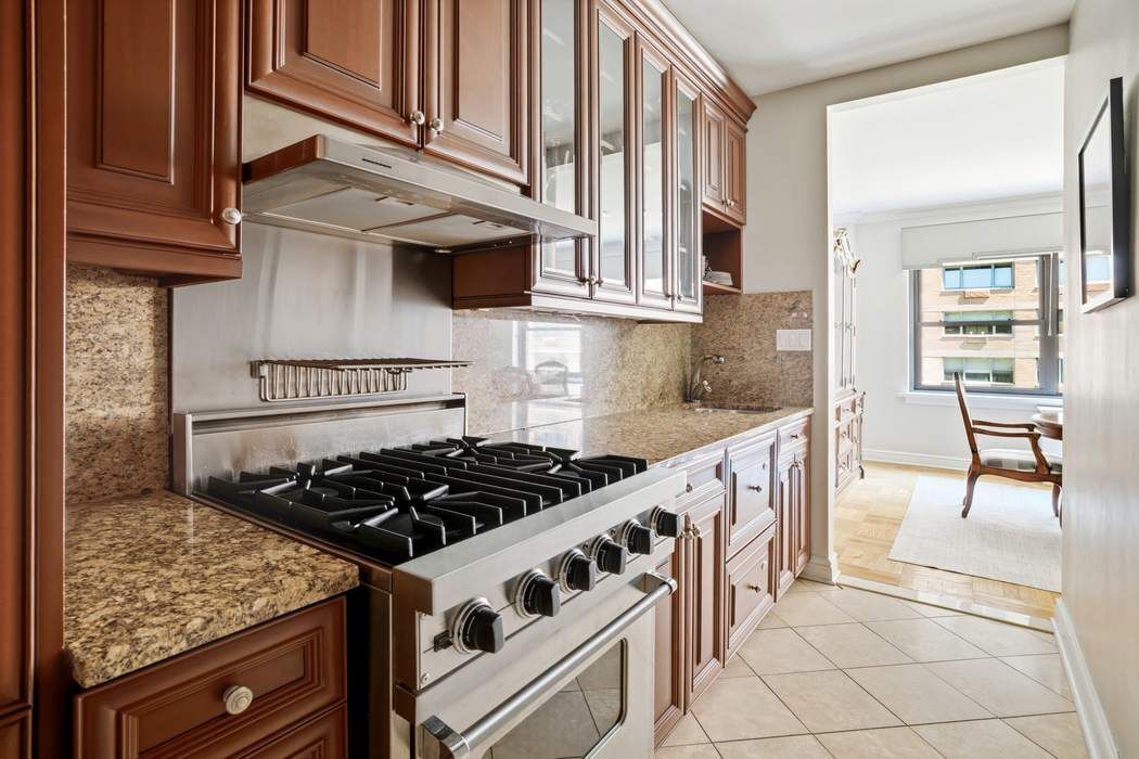 20 Sutton Place South 7B Sutton Place New York NY 10022