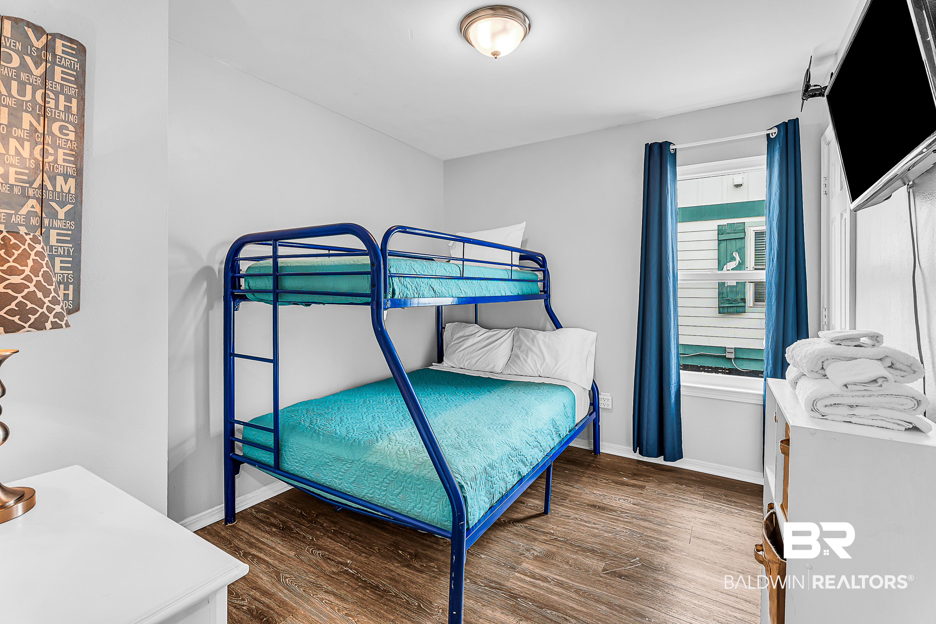 409825 | Photo 35