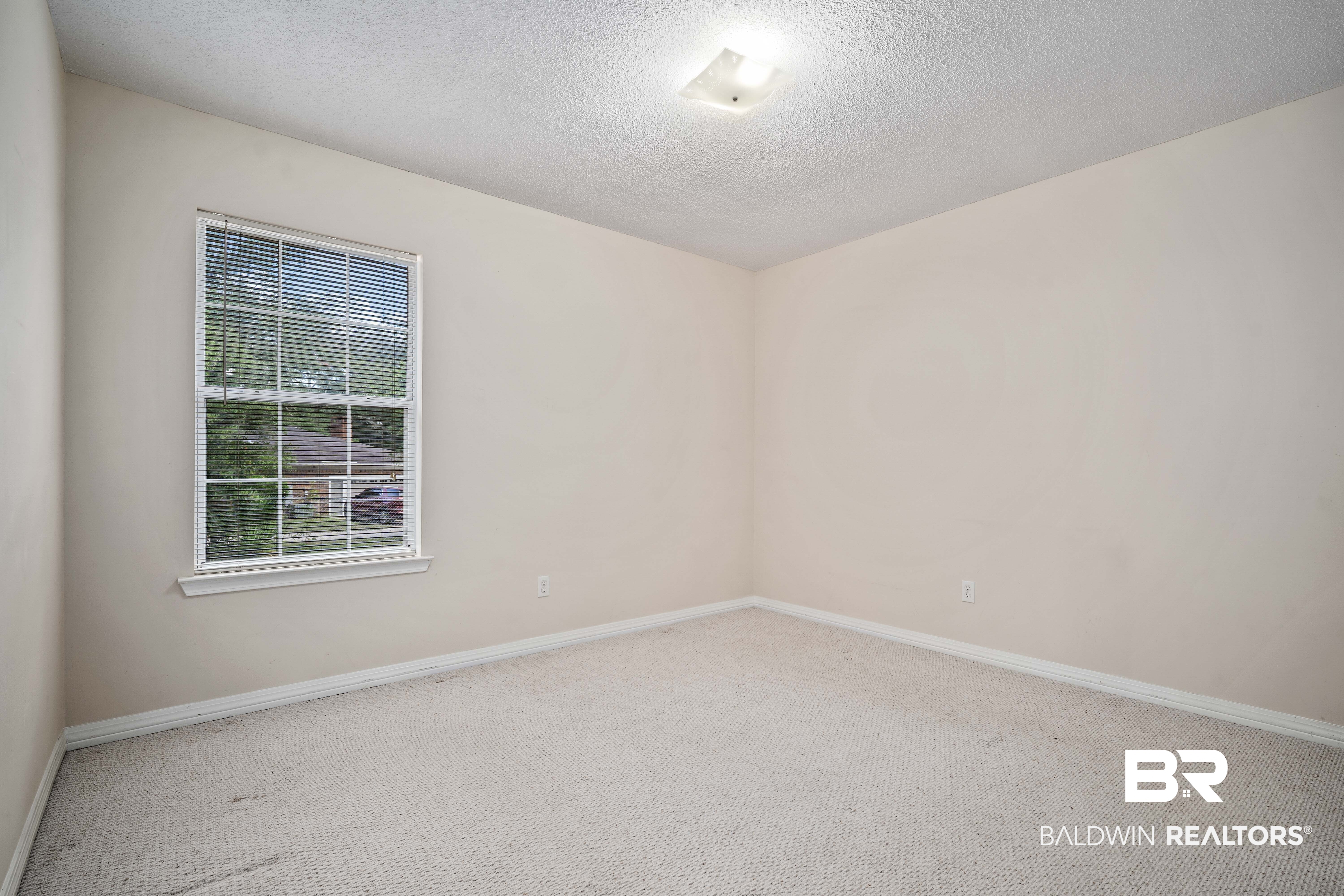 410055 | Photo 18