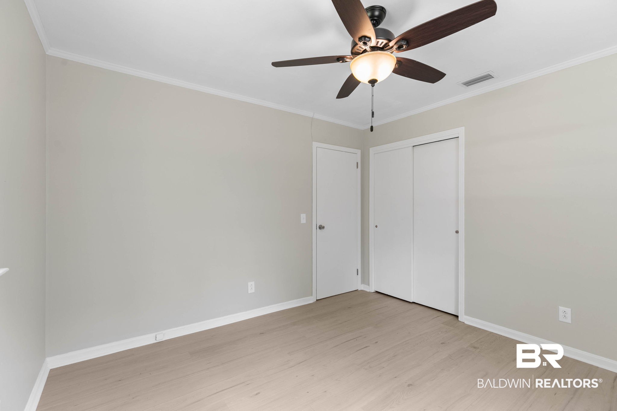 410090 | Photo 24