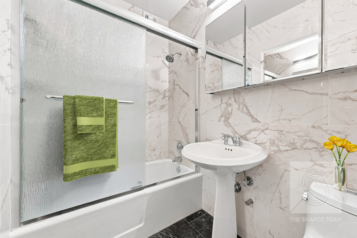 400 East 56th Street 25A Sutton Place New York NY 10022
