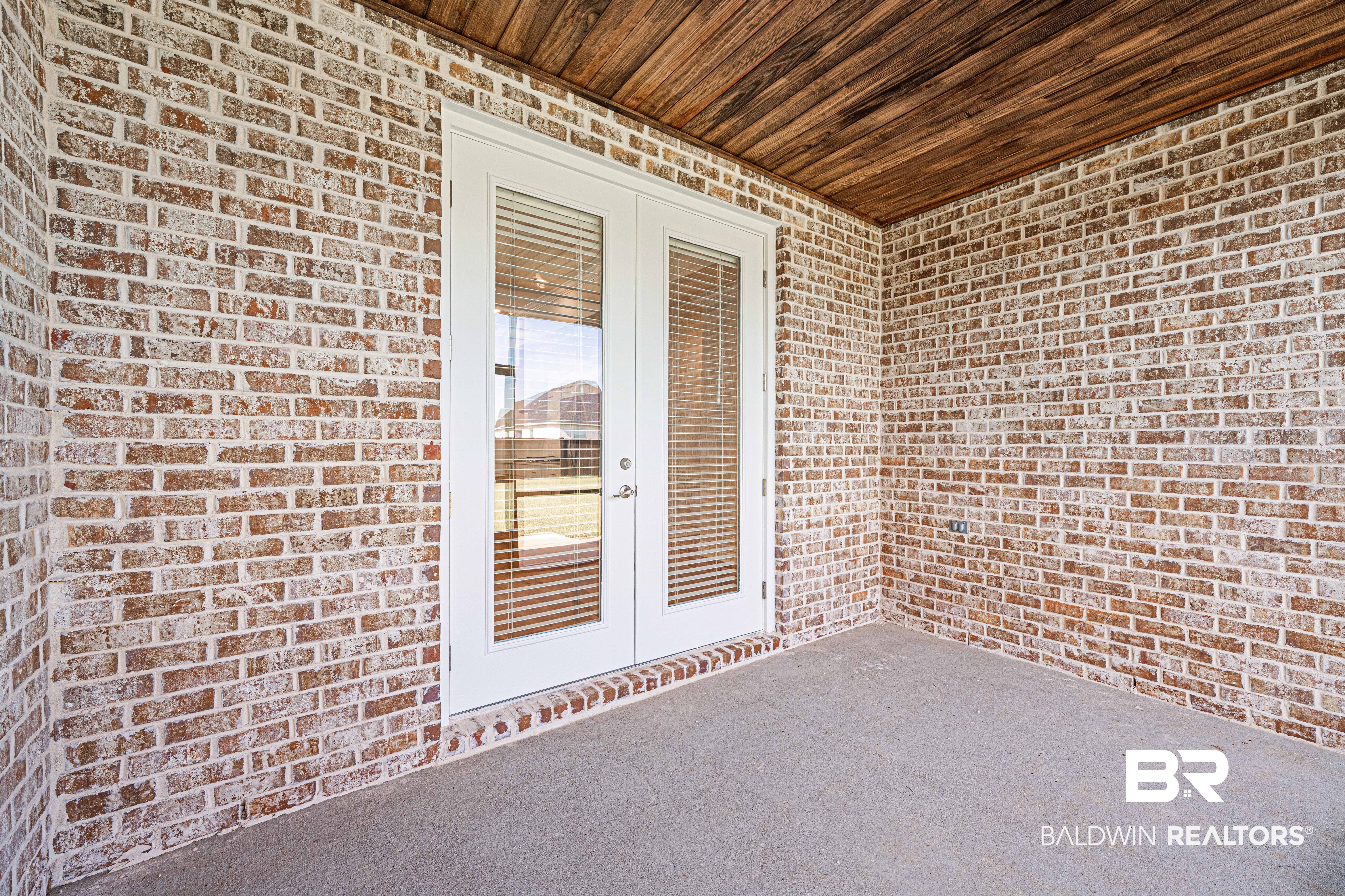 391402 | Photo 25