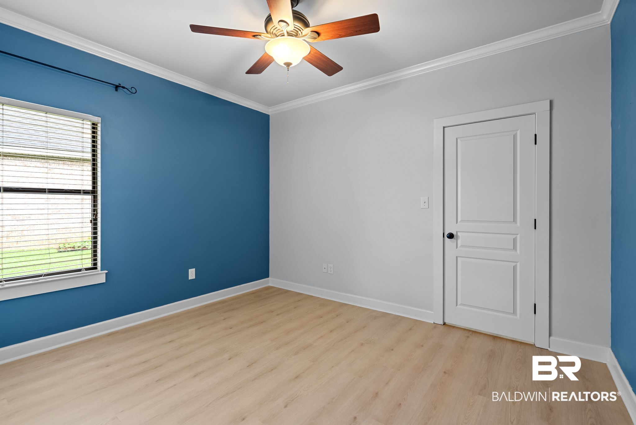 410150 | Photo 23