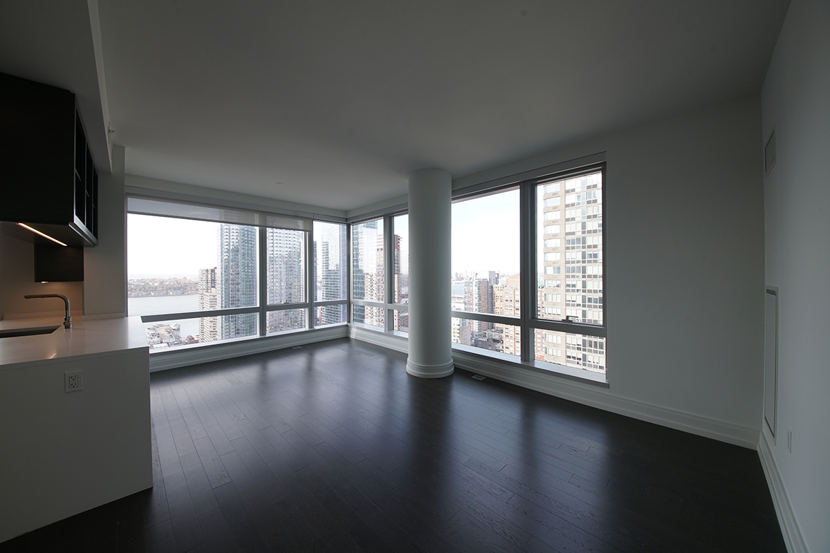 2 BEDROOM