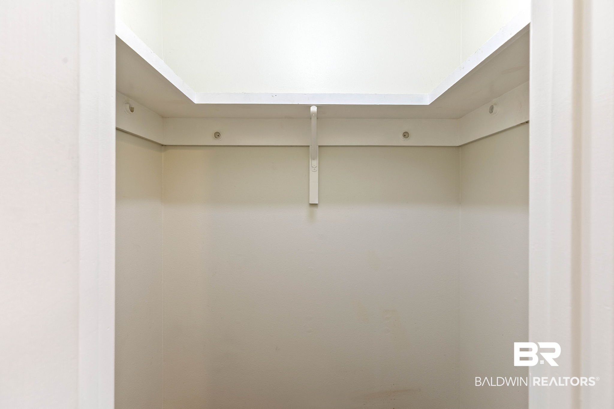410040 | Photo 28