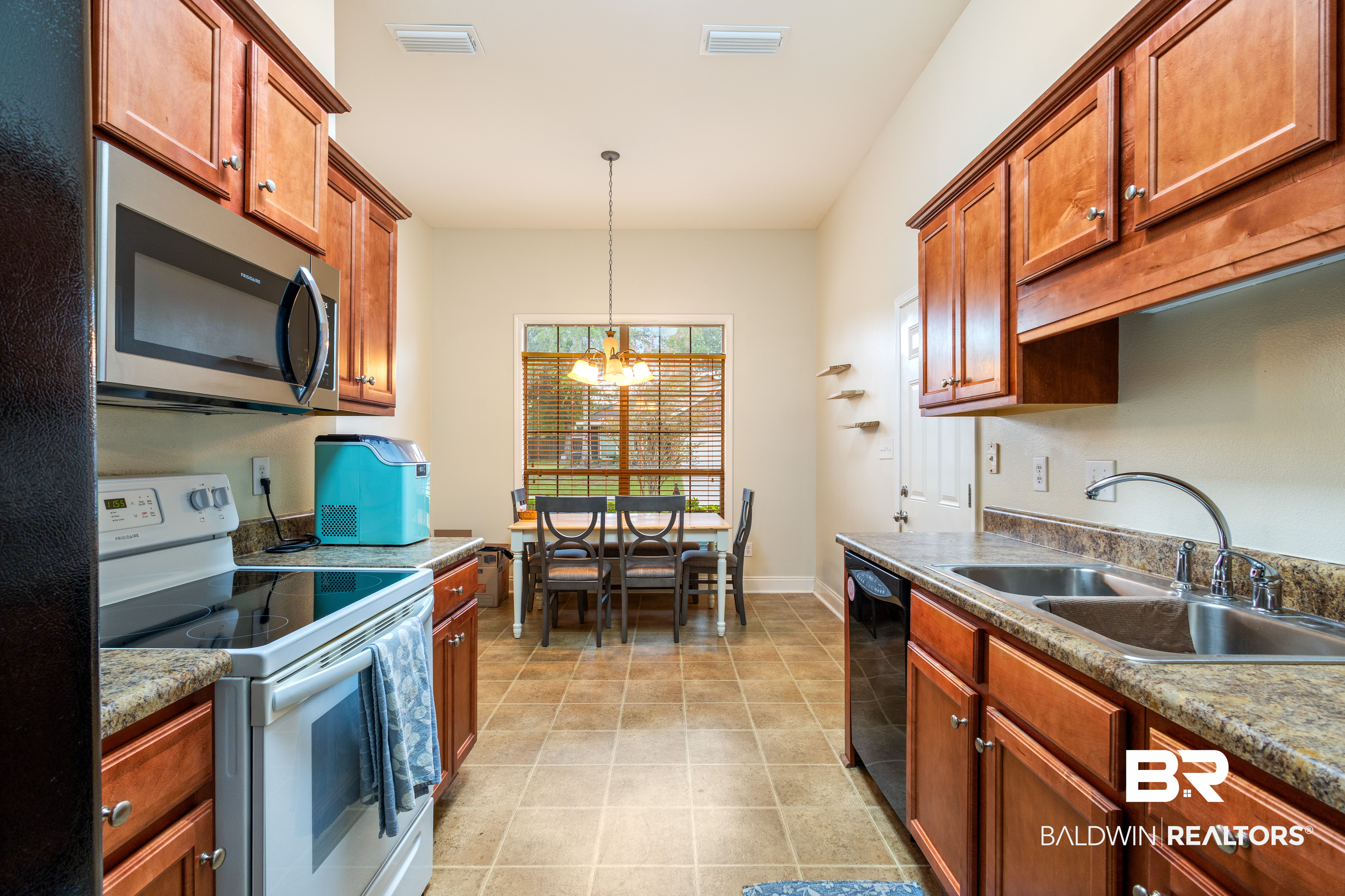 410238 | Photo 6