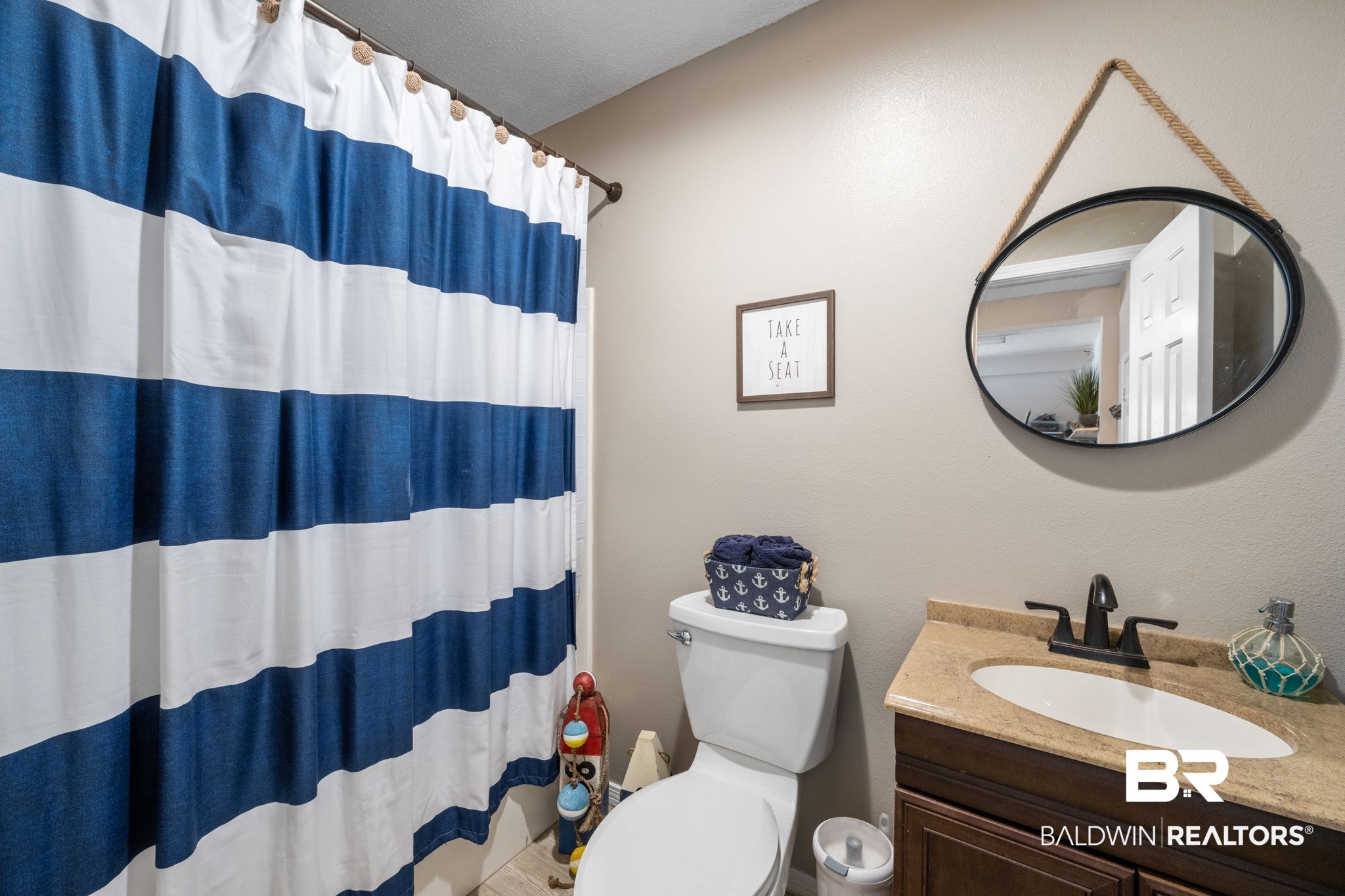 410275 | Photo 25