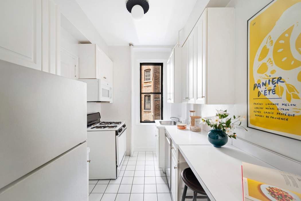 114 West 70th Street 6B Lincoln Square New York NY 10023