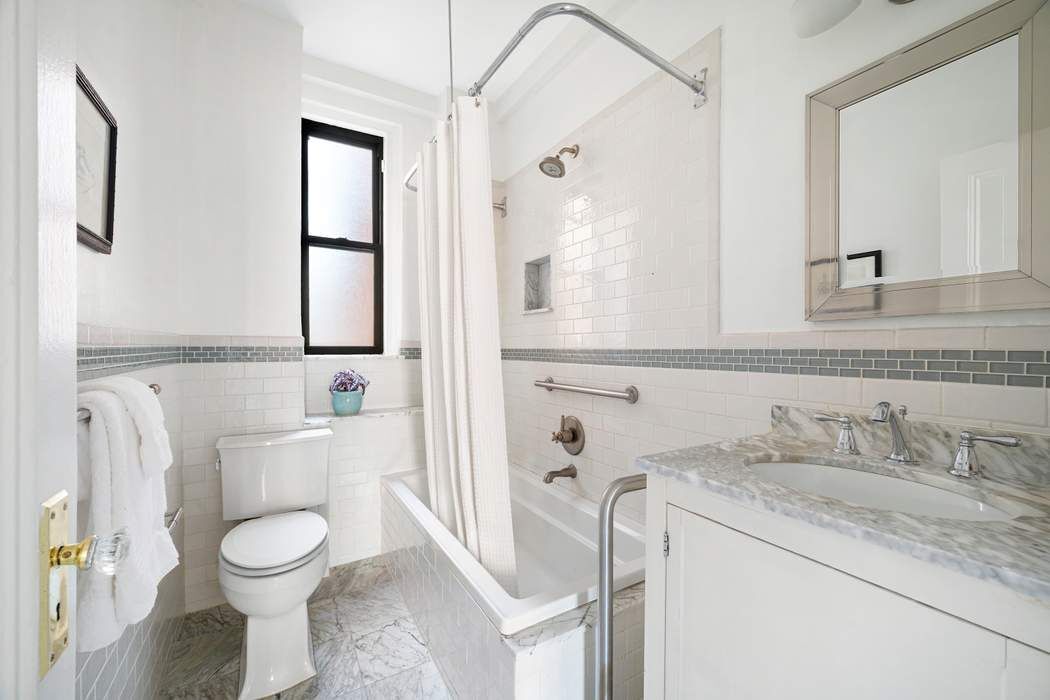 114 West 70th Street 6B Lincoln Square New York NY 10023