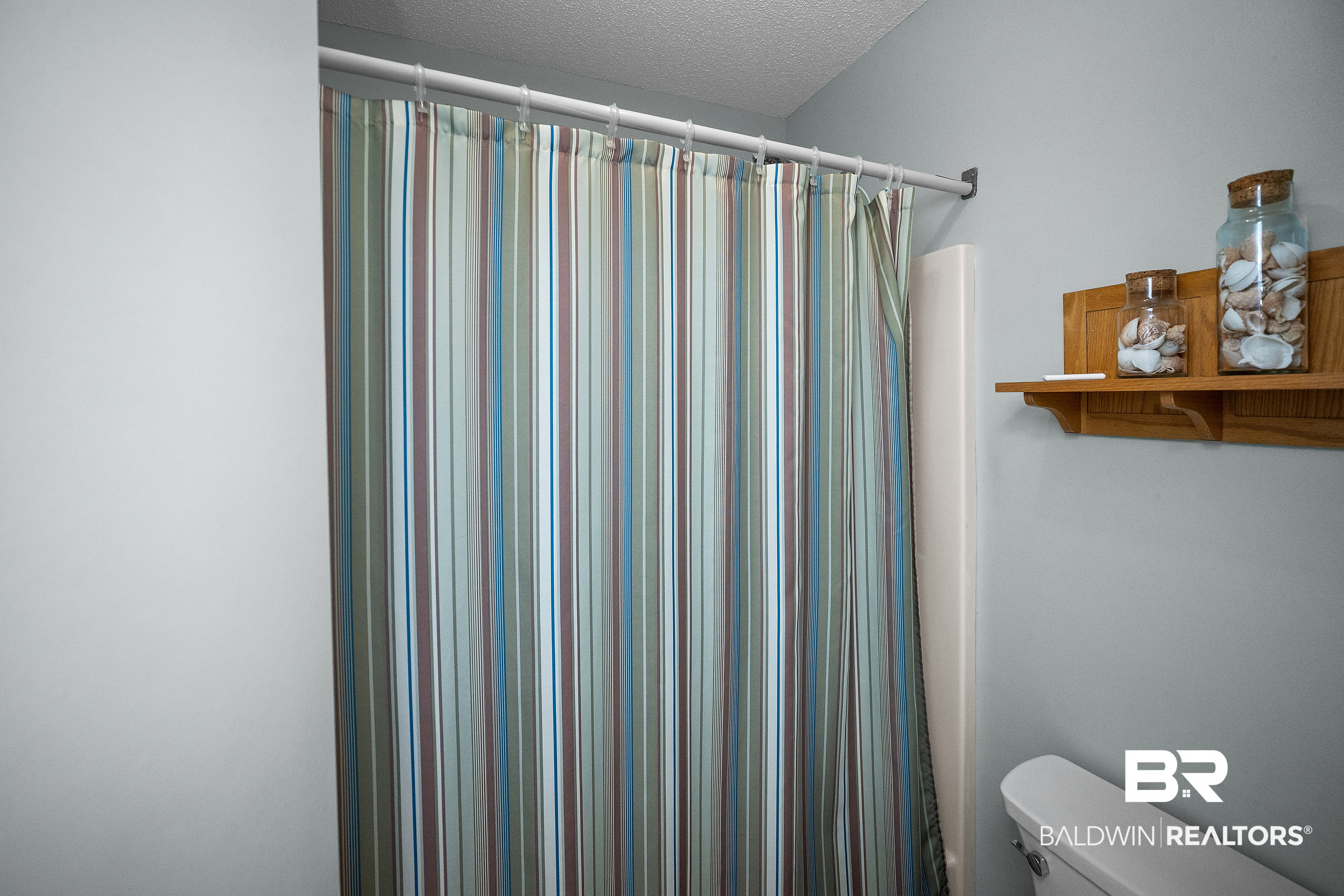 410305 | Photo 27