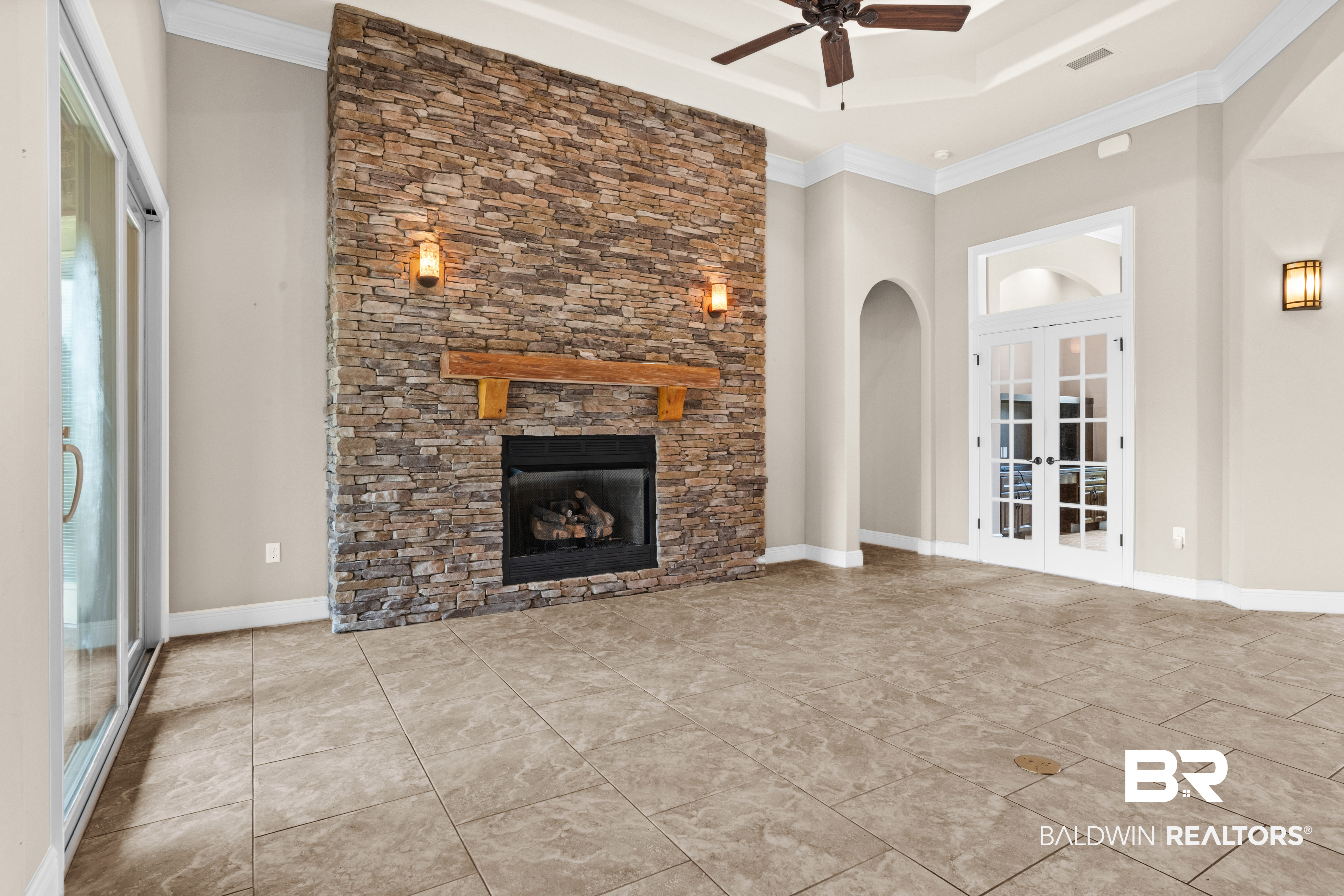410142 | Photo 14