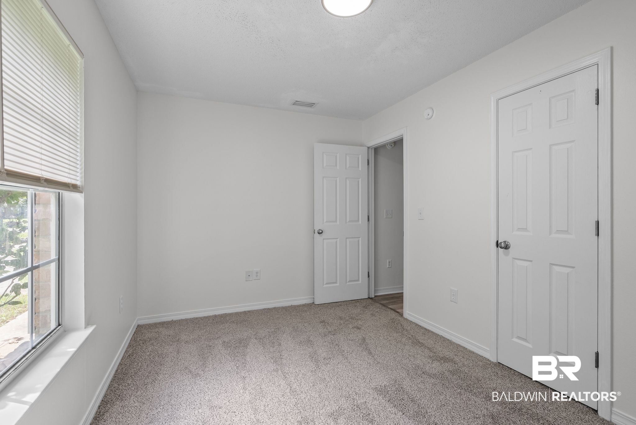 410347 | Photo 21