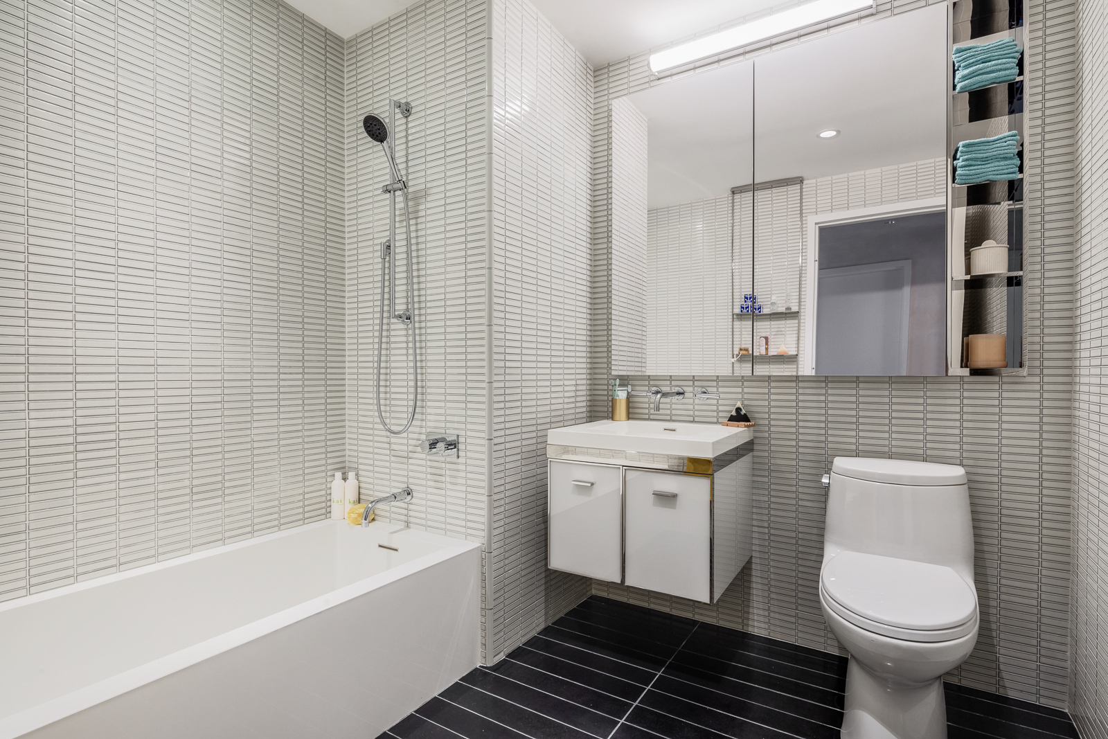 252 South Street 62E Lower East Side New York NY 10002