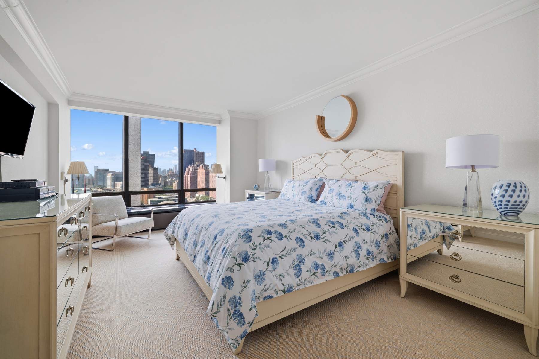 870 United Nations Plaza 22F Beekman Place New York NY 10017