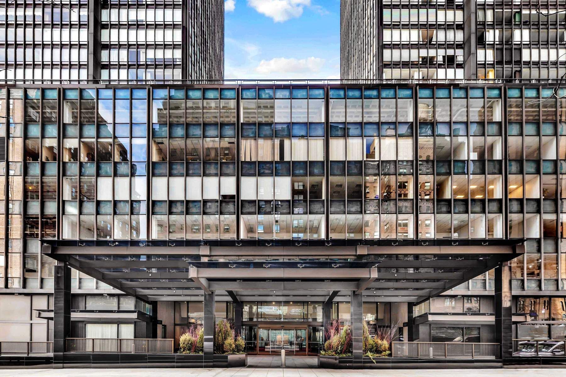 870 United Nations Plaza 22F Beekman Place New York NY 10017