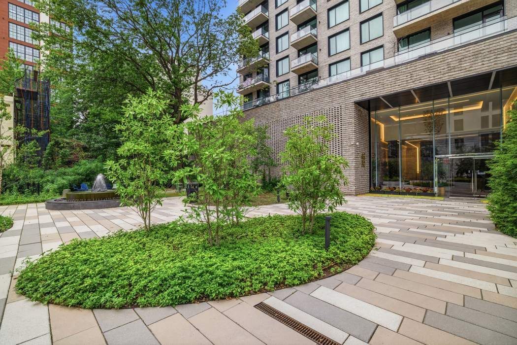 45-30 Pearson Street 17C Court Square Queens NY 11101