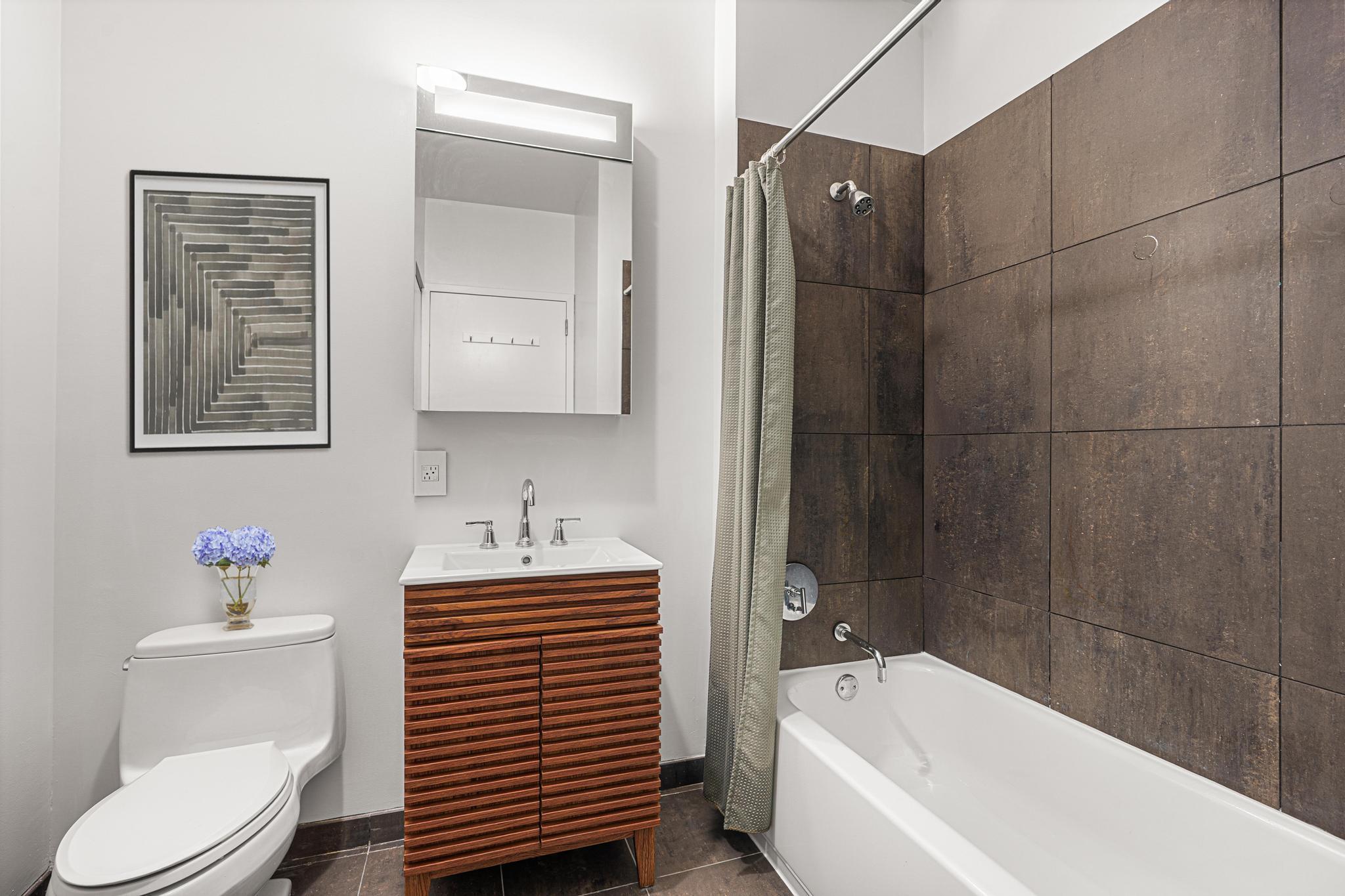 184 Kent Avenue D319 Williamsburg Brooklyn NY 11249