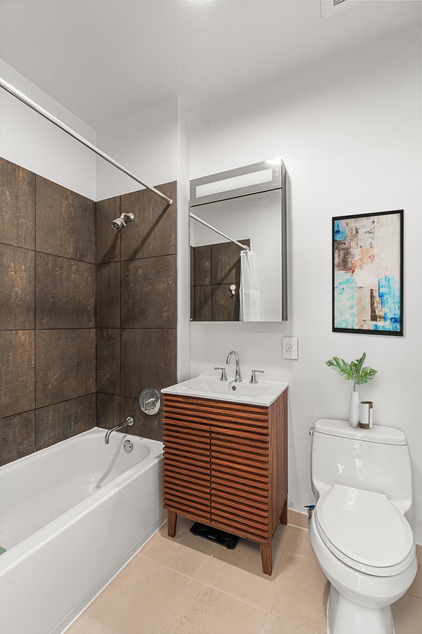184 Kent Avenue D319 Williamsburg Brooklyn NY 11249