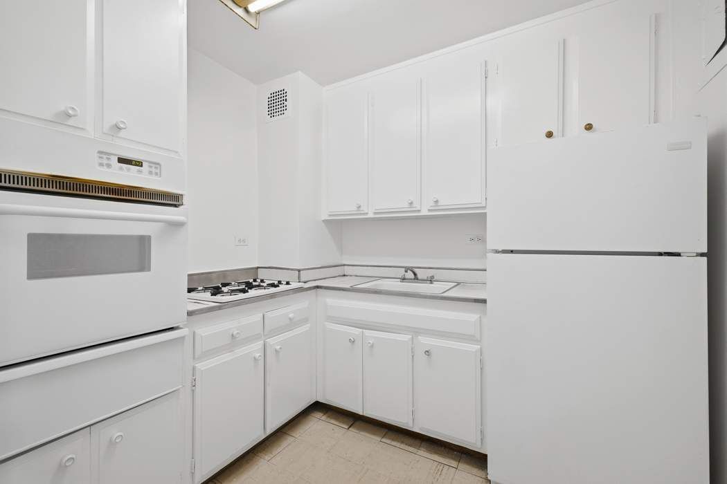 360 West 22nd Street 8D Chelsea New York NY 10011