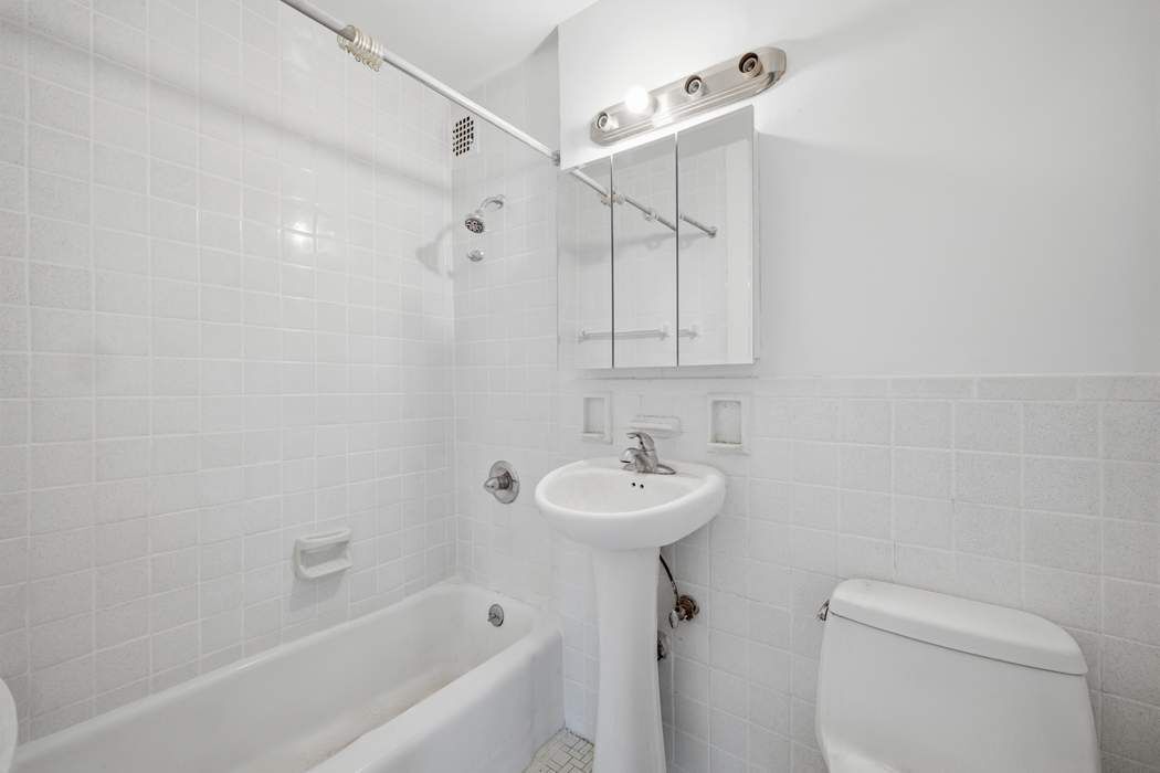 360 West 22nd Street 8D Chelsea New York NY 10011