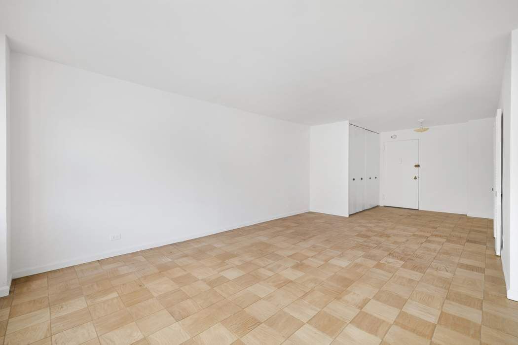 360 West 22nd Street 11H Chelsea New York NY 10011