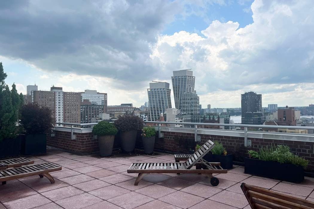 360 West 22nd Street 11H Chelsea New York NY 10011