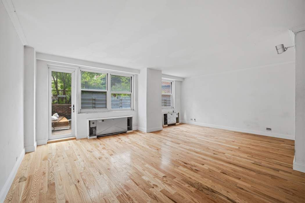 360 West 22nd Street 1R Chelsea New York NY 10011