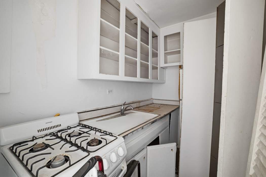 360 West 22nd Street 1R Chelsea New York NY 10011