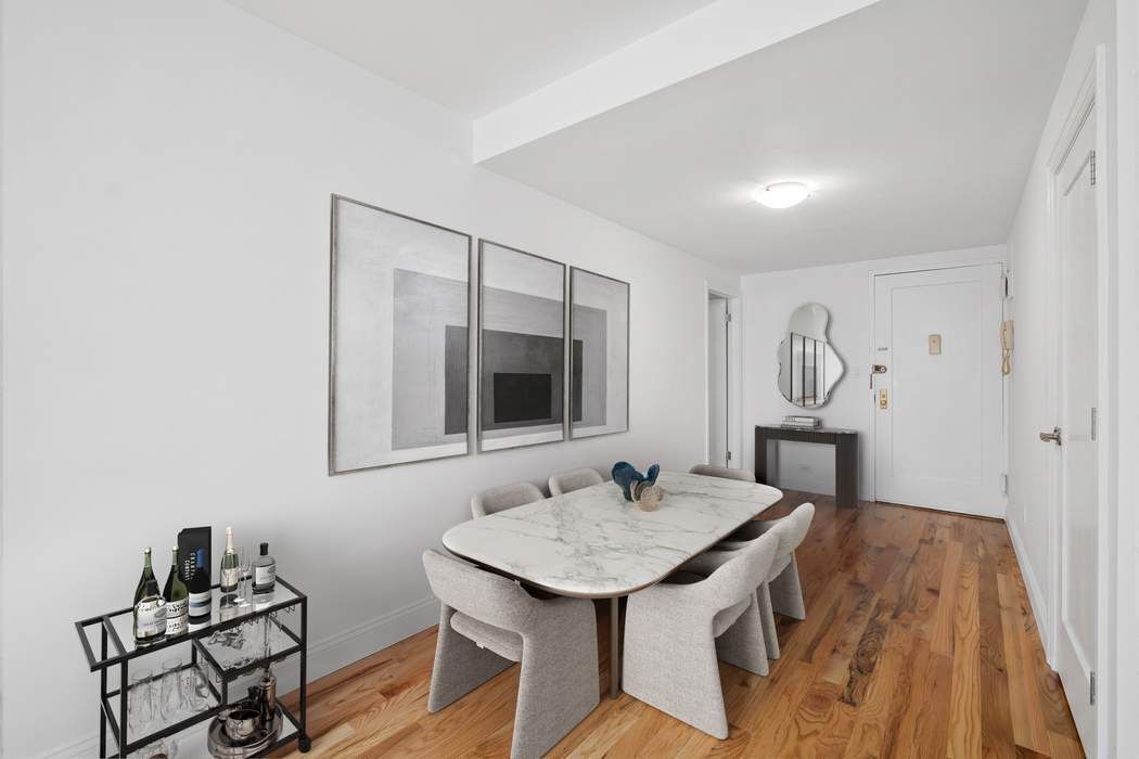 360 West 22nd Street 1R Chelsea New York NY 10011