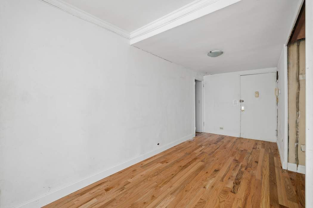 360 West 22nd Street 1R Chelsea New York NY 10011