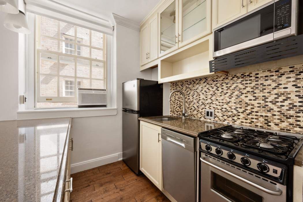 517 East 77th Street Upper East Side New York NY 10075