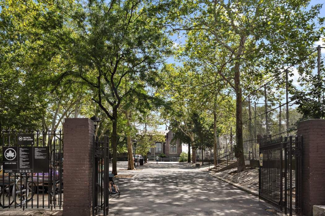 517 East 77th Street Upper East Side New York NY 10075