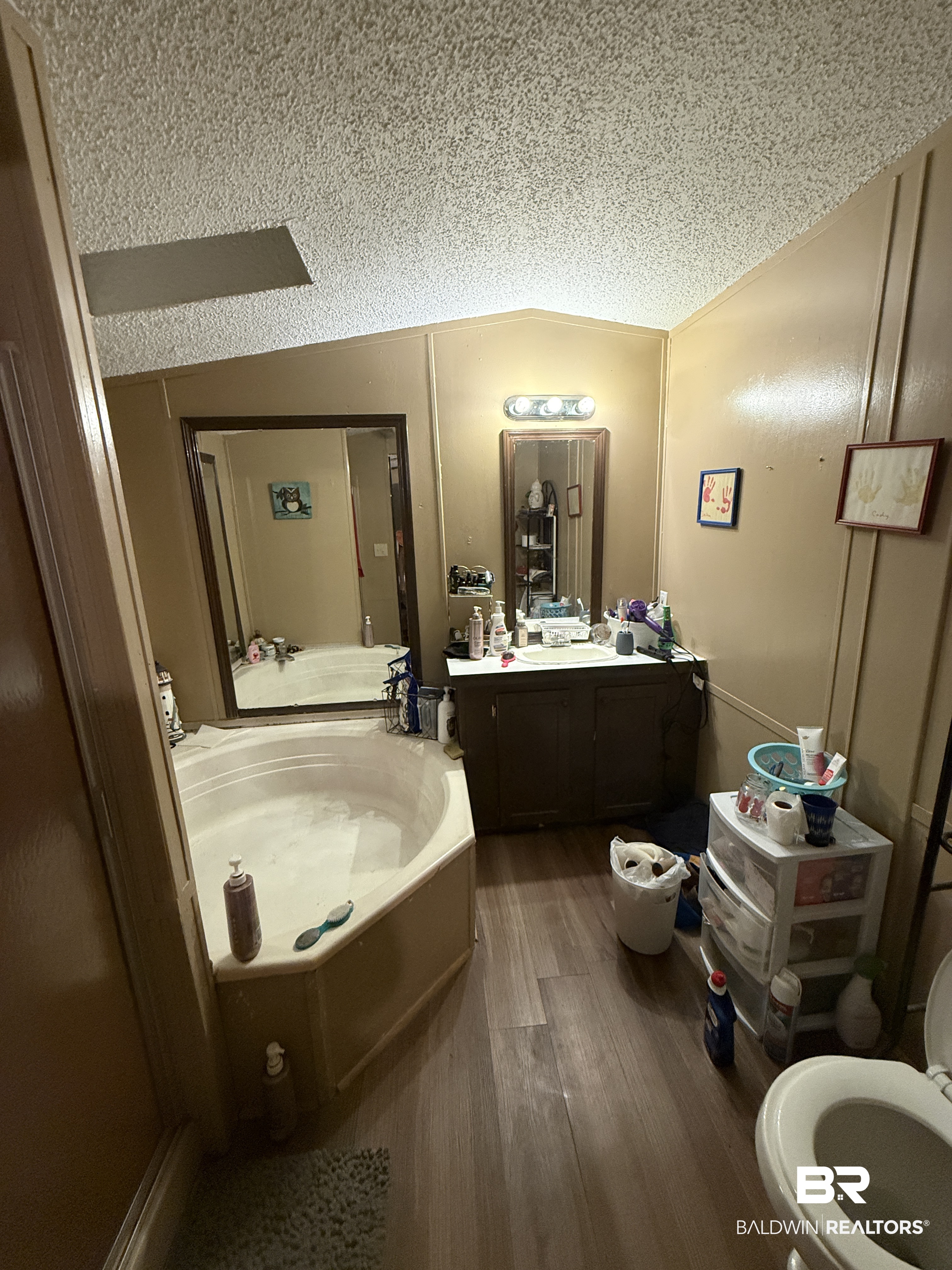 410483 | Photo 21