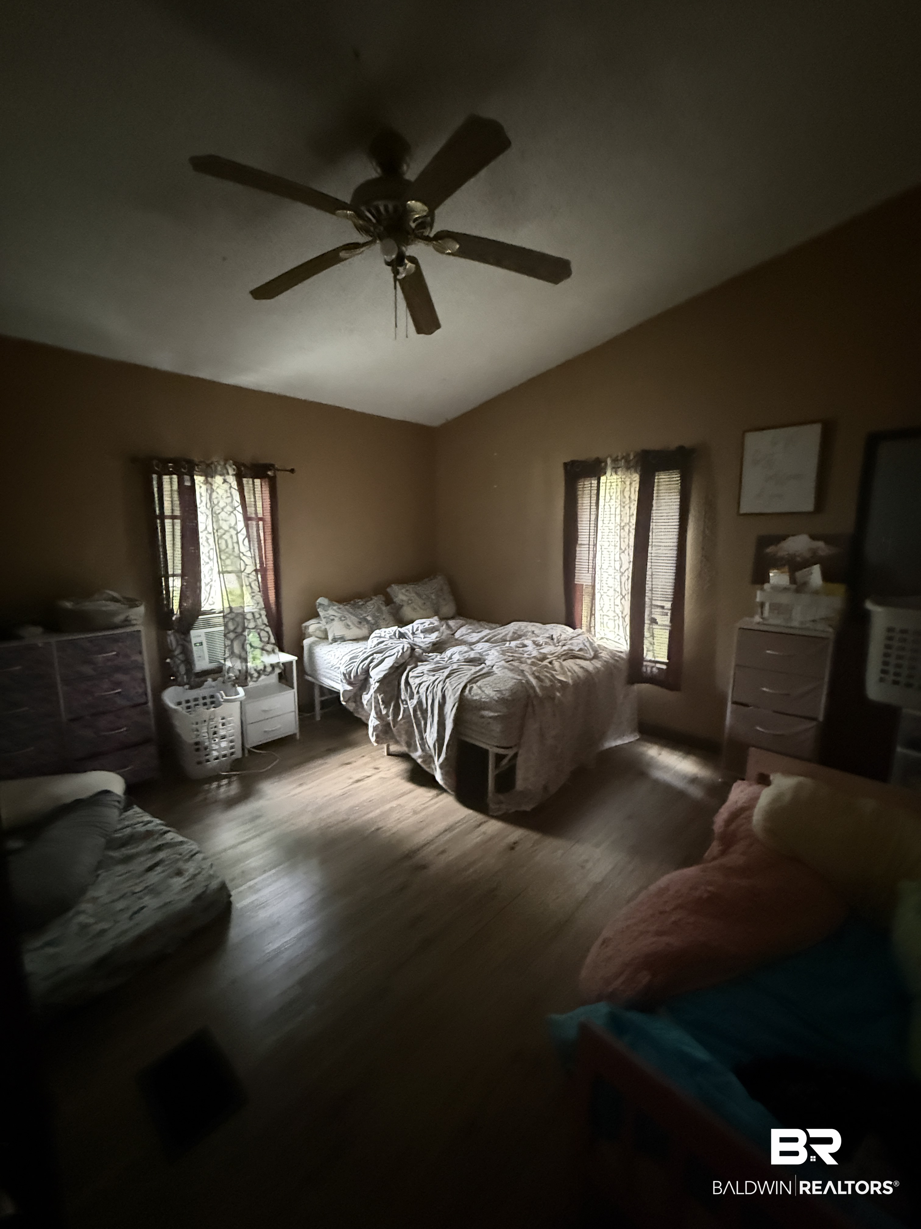 410483 | Photo 58