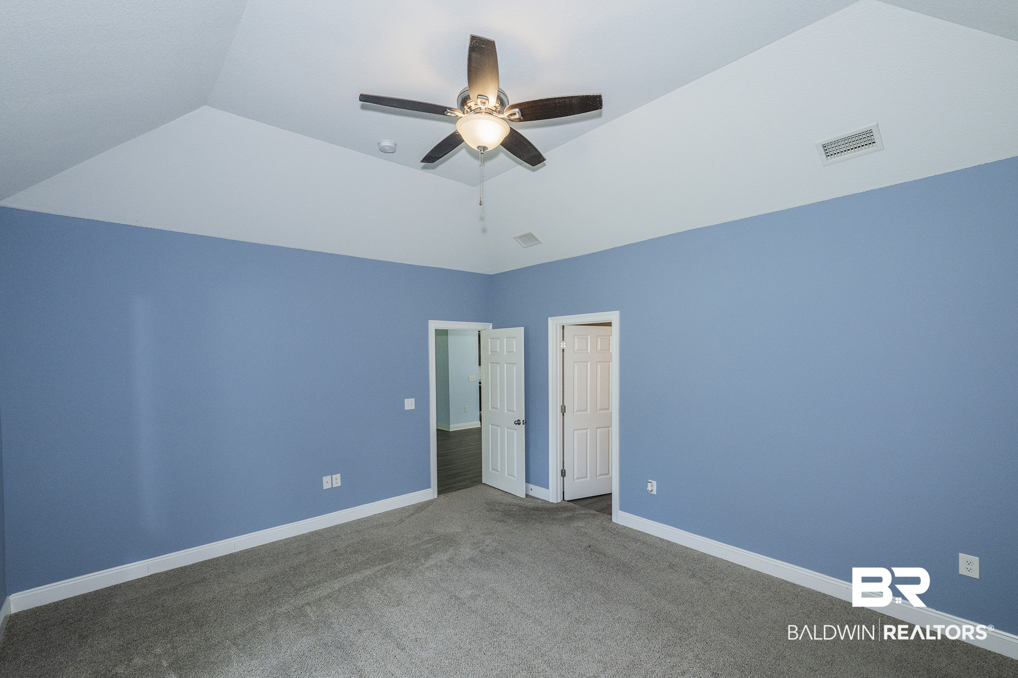 410511 | Photo 23