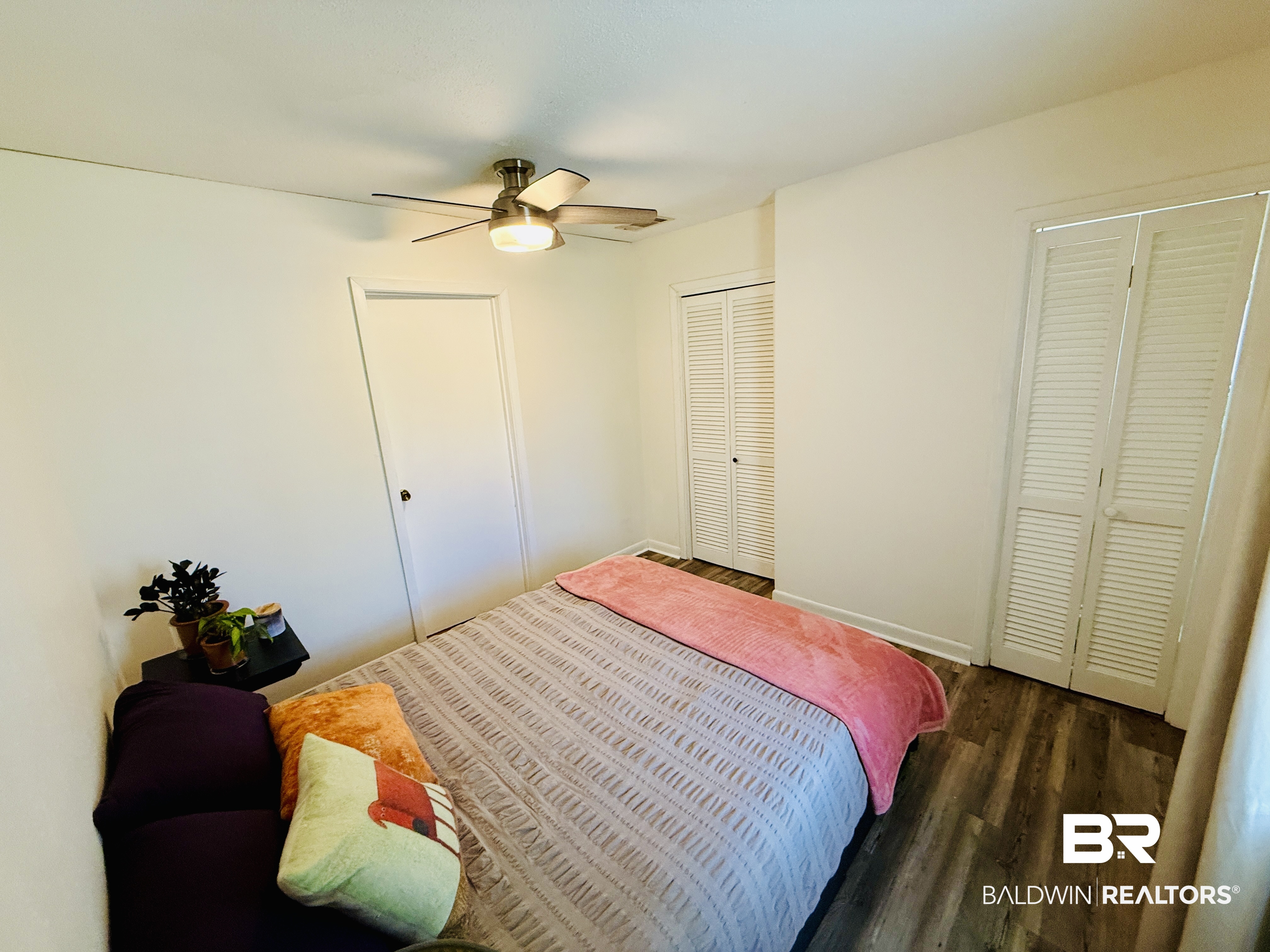 410193 | Photo 15