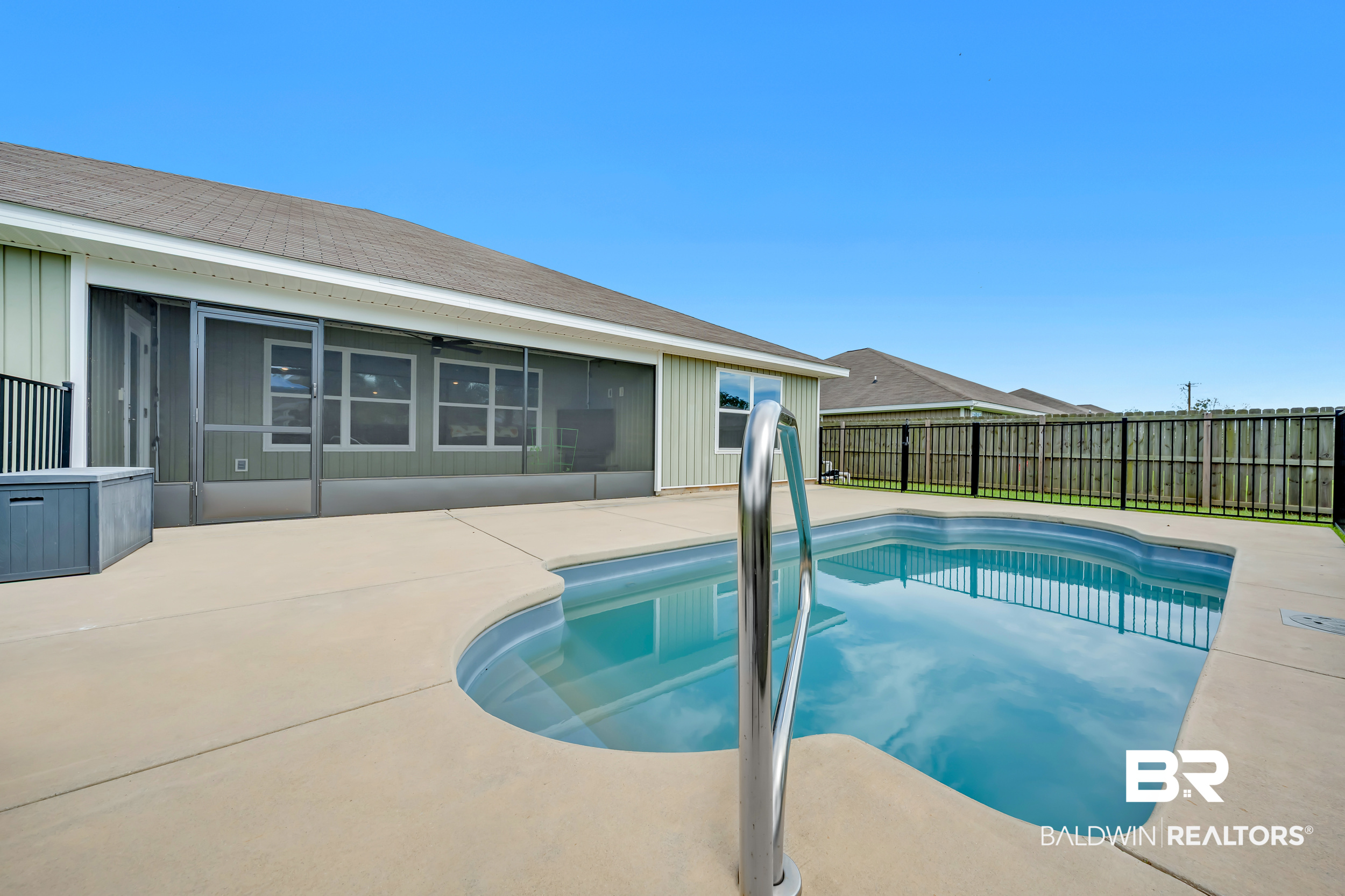 410411 | Photo 11