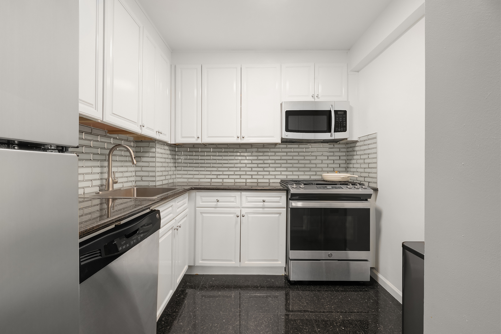 400 East 77th Street Upper East Side New York NY 10075