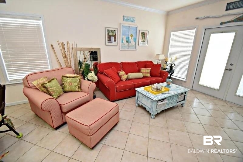 410737 | Photo 2